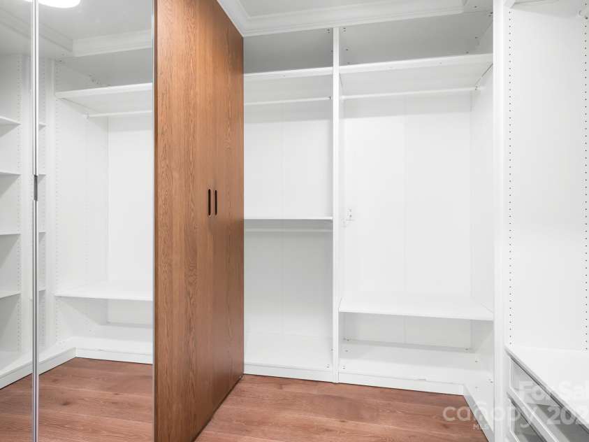 4316 Old Saybrook Court, Charlotte, NC 28211.  MLS# CAR4255096, YatesRealty ID 11946. Walk-in closet with built-ins