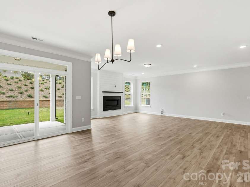 5058 McLaughlin Loop, Waxhaw, NC 28173.  MLS# CAR4351351, YatesRealty ID 11946. Breakfast Area