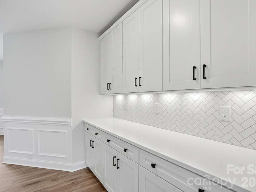 5058 McLaughlin Loop, Waxhaw, NC 28173.  MLS# CAR4351351, YatesRealty ID 11946. Butlers Pantry