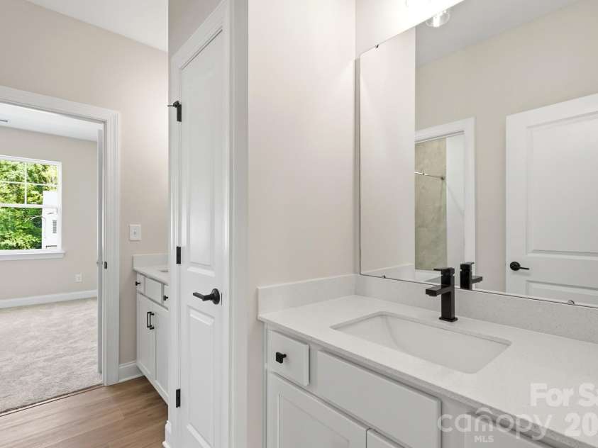 5058 McLaughlin Loop, Waxhaw, NC 28173.  MLS# CAR4351351, YatesRealty ID 11946. Jack and Jill Bath
