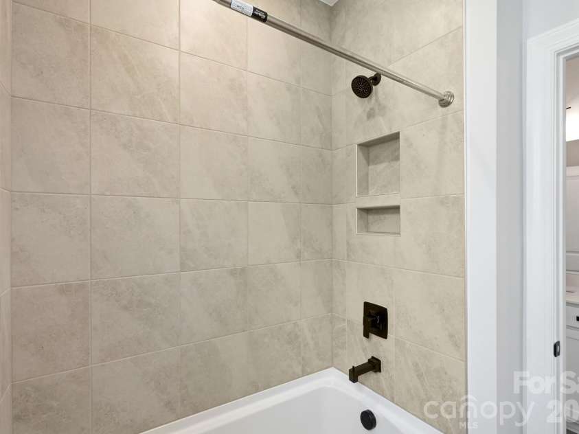 5058 McLaughlin Loop, Waxhaw, NC 28173.  MLS# CAR4351351, YatesRealty ID 11946. Jack and Jill Bath