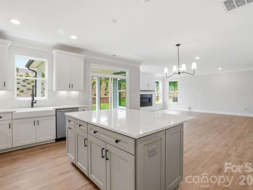5058 McLaughlin Loop, Waxhaw, NC 28173.  MLS# CAR4351351, YatesRealty ID 11946. Kitchen