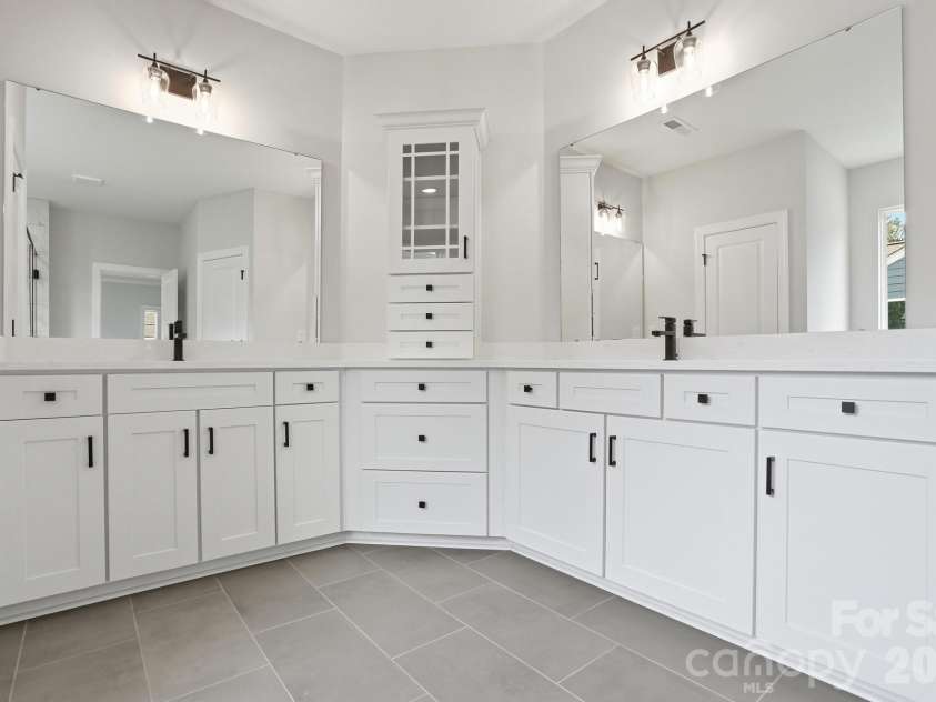 5058 McLaughlin Loop, Waxhaw, NC 28173.  MLS# CAR4351351, YatesRealty ID 11946. Primary Bathroom