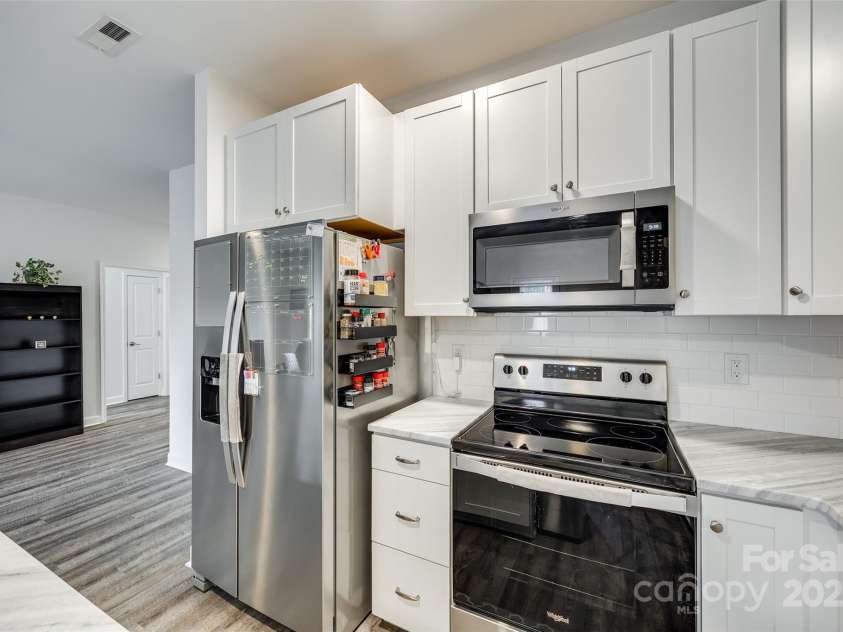 611 York Street, Gastonia, NC 28052.  MLS# CAR4222445, YatesRealty ID 11948. 