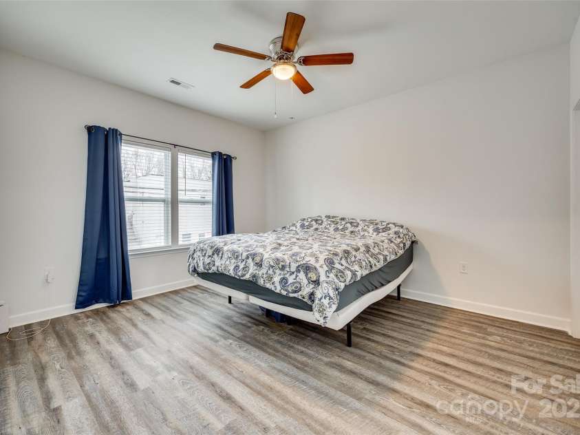 611 York Street, Gastonia, NC 28052.  MLS# CAR4222445, YatesRealty ID 11948. 