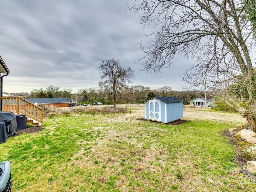 611 York Street, Gastonia, NC 28052.  MLS# CAR4222445, YatesRealty ID 11948. 