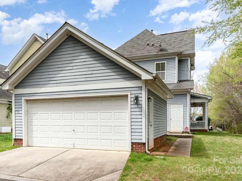 9832 Sunriver Road, Huntersville, NC 28078.  MLS# CAR4241388, YatesRealty ID 11949. Detached 2 car garage