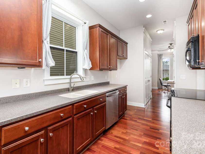 9832 Sunriver Road, Huntersville, NC 28078.  MLS# CAR4241388, YatesRealty ID 11949. Hardwood Flooring thought the mainfloor