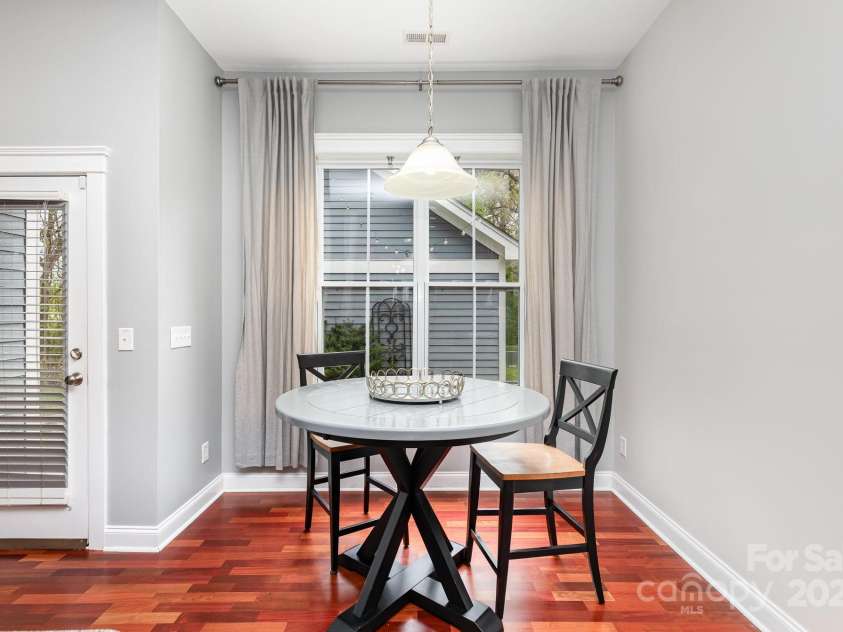 9832 Sunriver Road, Huntersville, NC 28078.  MLS# CAR4241388, YatesRealty ID 11949. Kitchen Dining Area