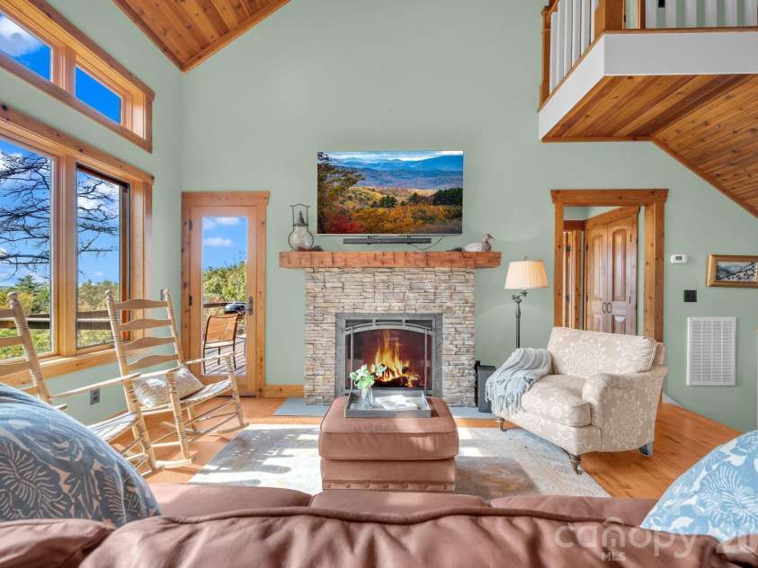 4092 Dense Acre Trail, Nebo, NC 28761.  MLS# CAR4316598, YatesRealty ID 11950. Great Room