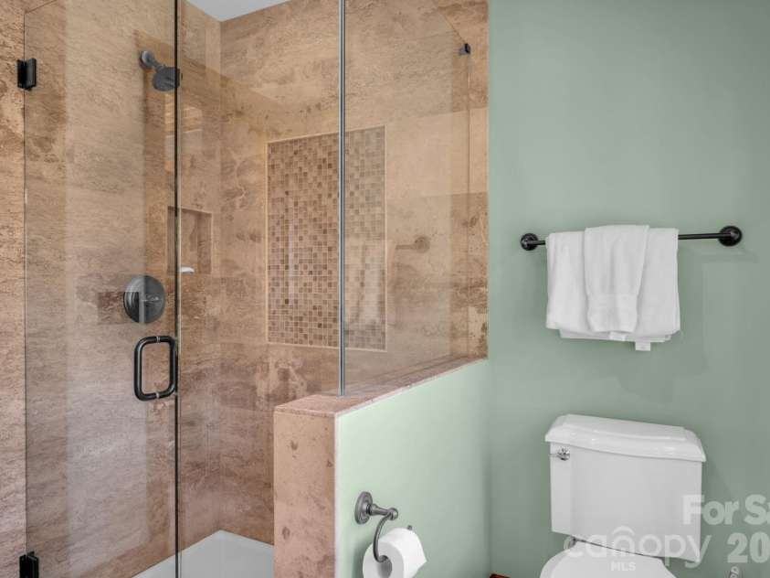 4092 Dense Acre Trail, Nebo, NC 28761.  MLS# CAR4316598, YatesRealty ID 11950. Upstairs Bathroom