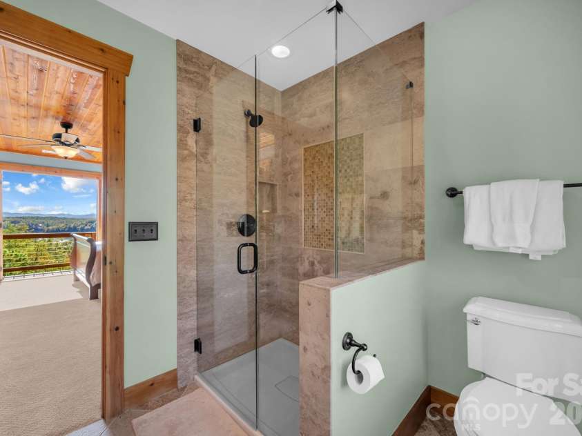 4092 Dense Acre Trail, Nebo, NC 28761.  MLS# CAR4316598, YatesRealty ID 11950. Upstairs Bathroom