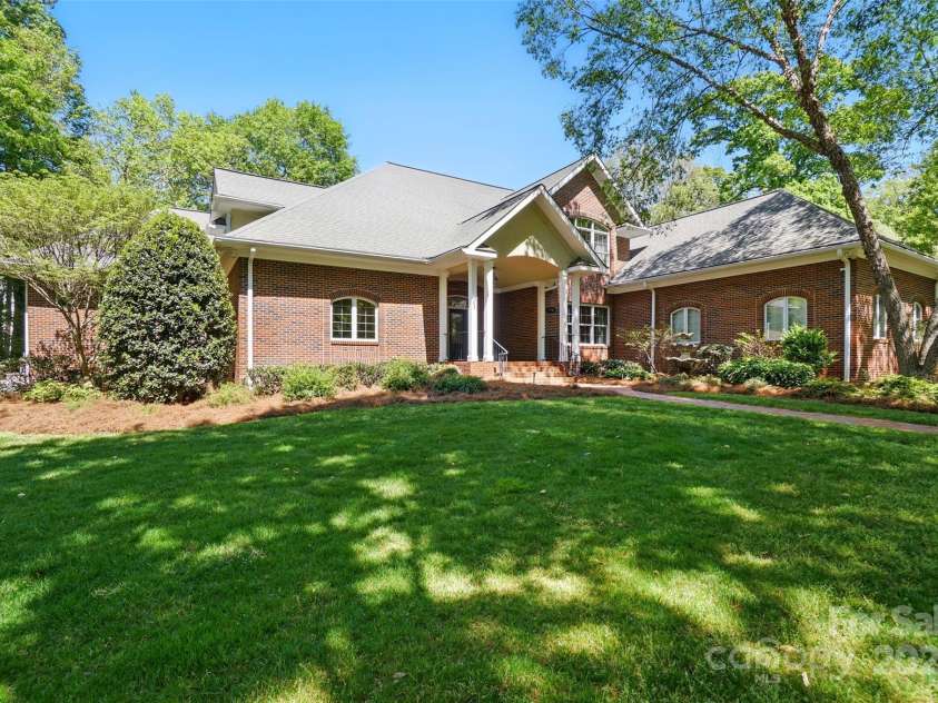 12702 Overlook Mountain Drive, Charlotte, NC 28216.  MLS# CAR4223903, YatesRealty ID 11951. 