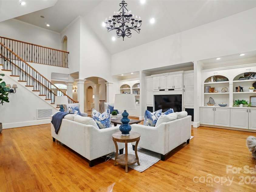 12702 Overlook Mountain Drive, Charlotte, NC 28216.  MLS# CAR4223903, YatesRealty ID 11951. 