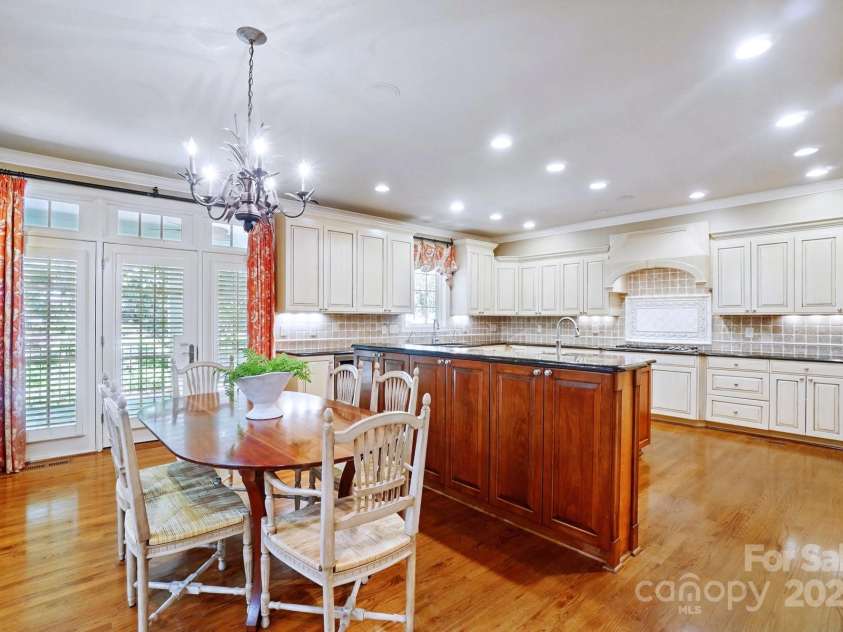 12702 Overlook Mountain Drive, Charlotte, NC 28216.  MLS# CAR4223903, YatesRealty ID 11951. 