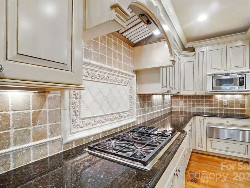 12702 Overlook Mountain Drive, Charlotte, NC 28216.  MLS# CAR4223903, YatesRealty ID 11951. 