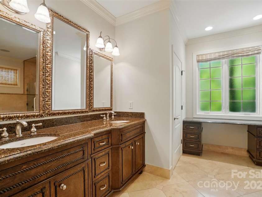 12702 Overlook Mountain Drive, Charlotte, NC 28216.  MLS# CAR4223903, YatesRealty ID 11951. 