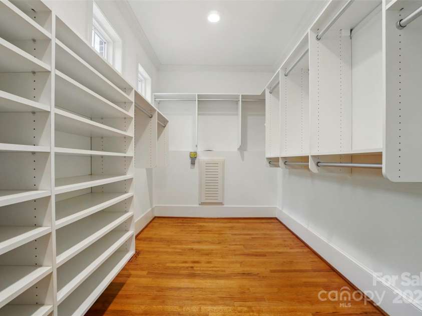 12702 Overlook Mountain Drive, Charlotte, NC 28216.  MLS# CAR4223903, YatesRealty ID 11951. 