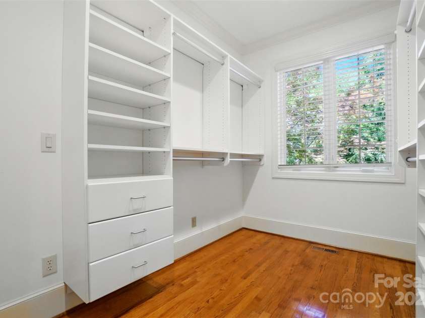 12702 Overlook Mountain Drive, Charlotte, NC 28216.  MLS# CAR4223903, YatesRealty ID 11951. 