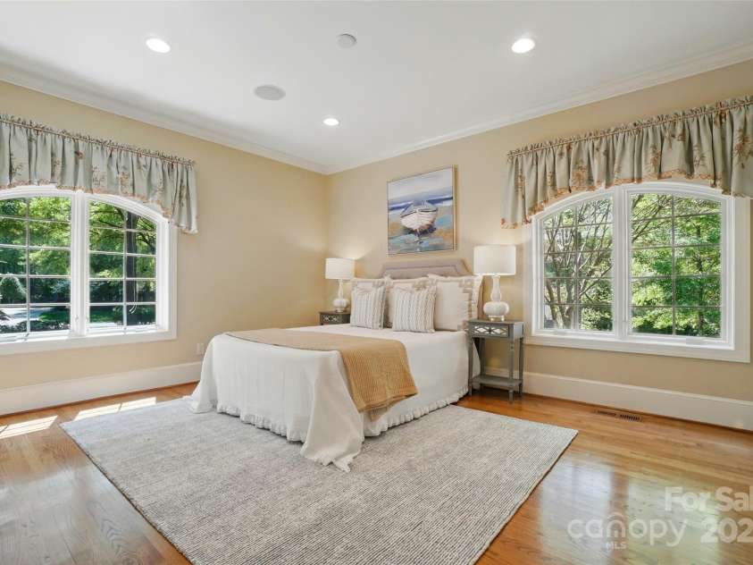 12702 Overlook Mountain Drive, Charlotte, NC 28216.  MLS# CAR4223903, YatesRealty ID 11951. 