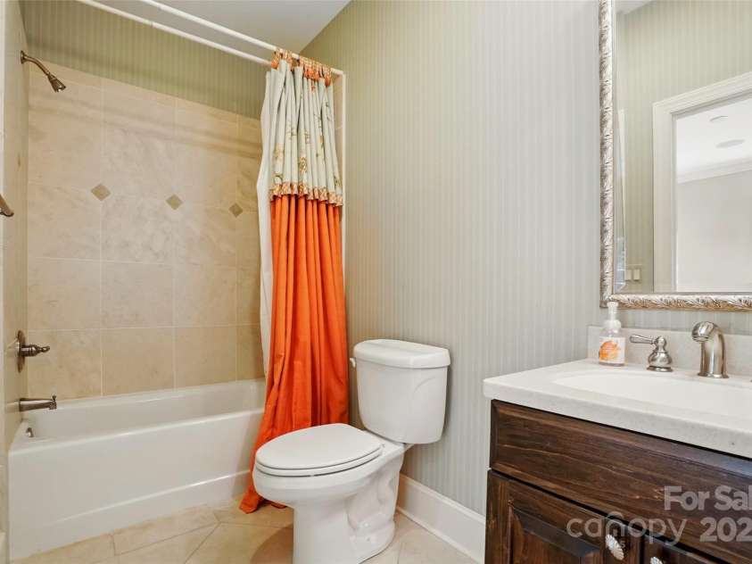 12702 Overlook Mountain Drive, Charlotte, NC 28216.  MLS# CAR4223903, YatesRealty ID 11951. 