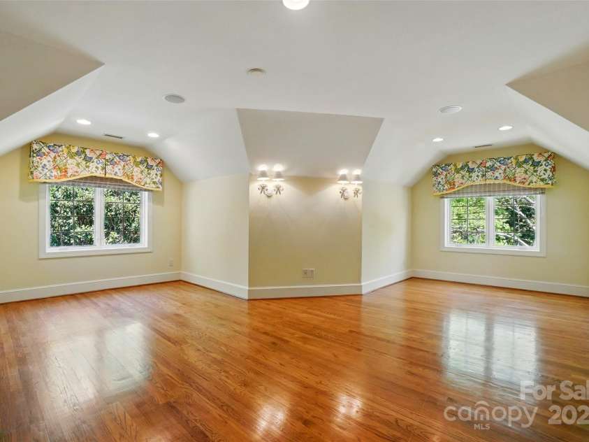 12702 Overlook Mountain Drive, Charlotte, NC 28216.  MLS# CAR4223903, YatesRealty ID 11951. 