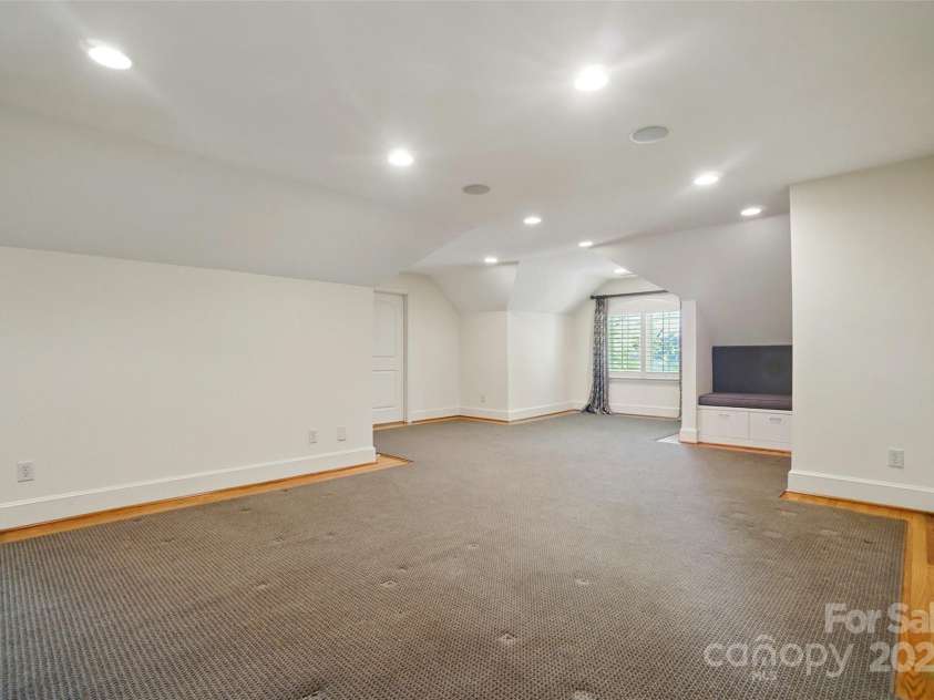 12702 Overlook Mountain Drive, Charlotte, NC 28216.  MLS# CAR4223903, YatesRealty ID 11951. 