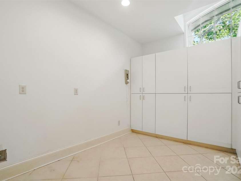 12702 Overlook Mountain Drive, Charlotte, NC 28216.  MLS# CAR4223903, YatesRealty ID 11951. 