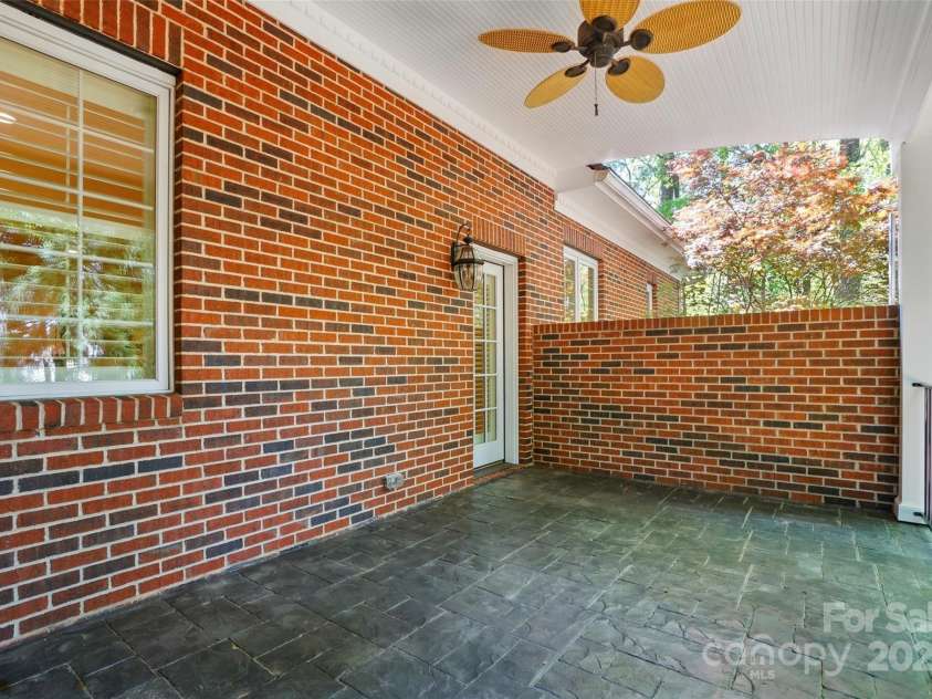 12702 Overlook Mountain Drive, Charlotte, NC 28216.  MLS# CAR4223903, YatesRealty ID 11951. 