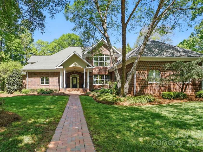 12702 Overlook Mountain Drive, Charlotte, NC 28216.  MLS# CAR4223903, YatesRealty ID 11951. 