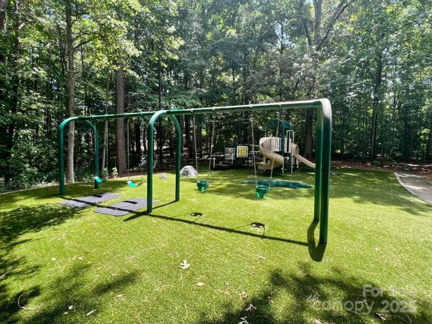 12702 Overlook Mountain Drive, Charlotte, NC 28216.  MLS# CAR4223903, YatesRealty ID 11951. 