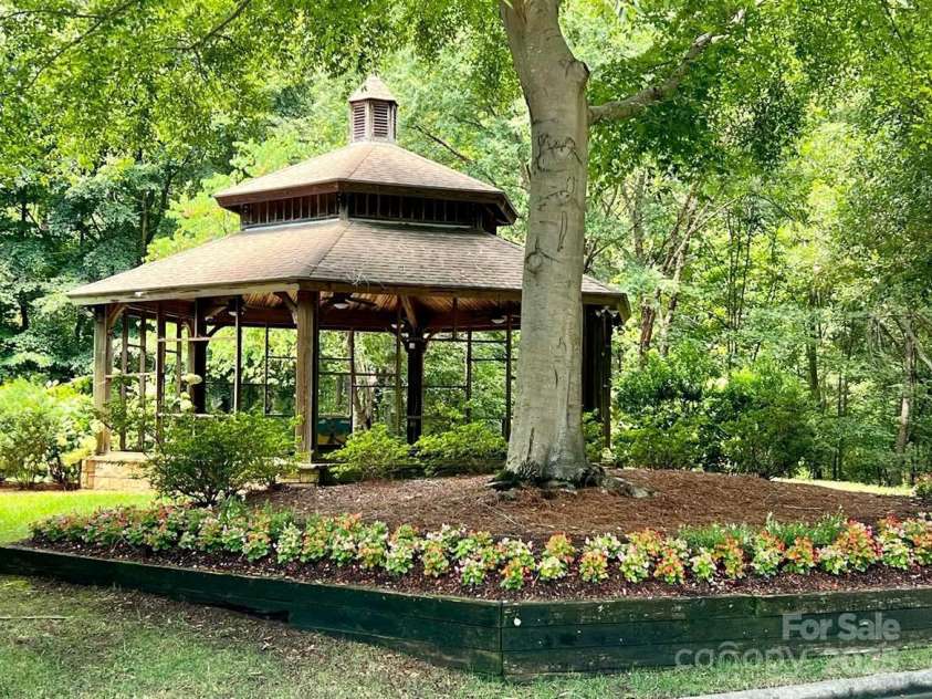 12702 Overlook Mountain Drive, Charlotte, NC 28216.  MLS# CAR4223903, YatesRealty ID 11951. 