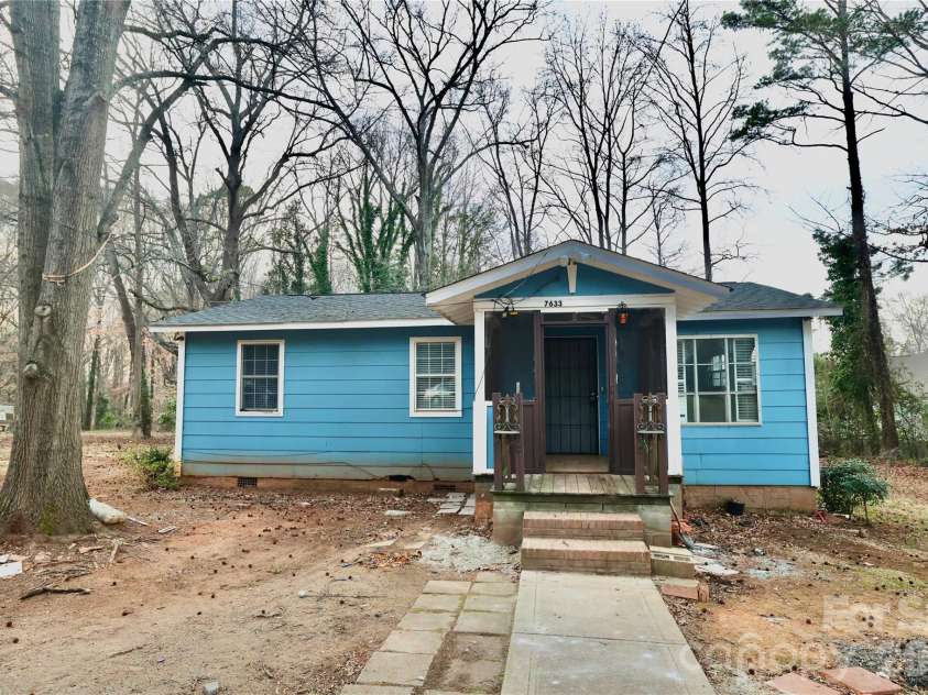 7633 Gwynne Hill Road, Charlotte, NC 28215.  MLS# CAR4347628, YatesRealty ID 11951. ...tear down & BUILD!