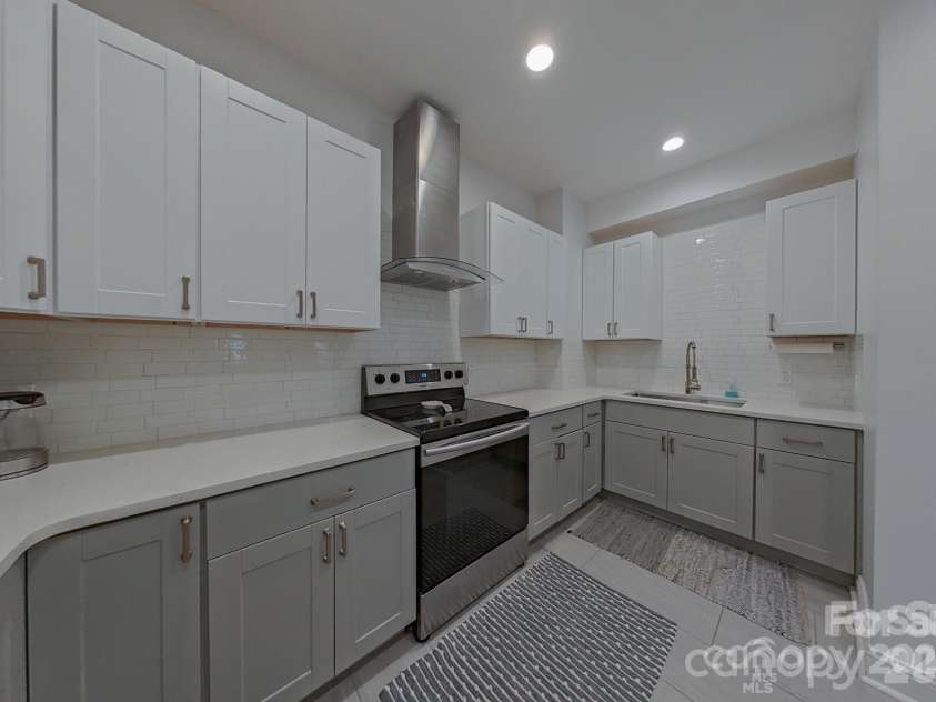 10604 Russet Place, Charlotte, NC 28227.  MLS# CAR4349383, YatesRealty ID 11952. 