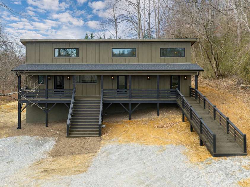 153 Hackleburg Lane, Hendersonville, NC 28792.  MLS# CAR4328212, YatesRealty ID 11954. 153 Hackleburg