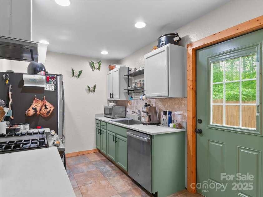 416 Secluded Cove, Waynesville, NC 28785.  MLS# CAR4256087, YatesRealty ID 11954. 