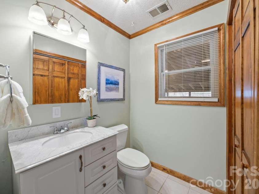 4278 Harbor Lane, Sherrills Ford, NC 28673.  MLS# CAR4346441, YatesRealty ID 11955. Hallway bathroom - shows back section