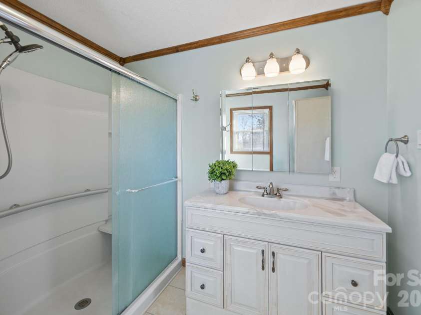 4278 Harbor Lane, Sherrills Ford, NC 28673.  MLS# CAR4346441, YatesRealty ID 11955. Master bathroom