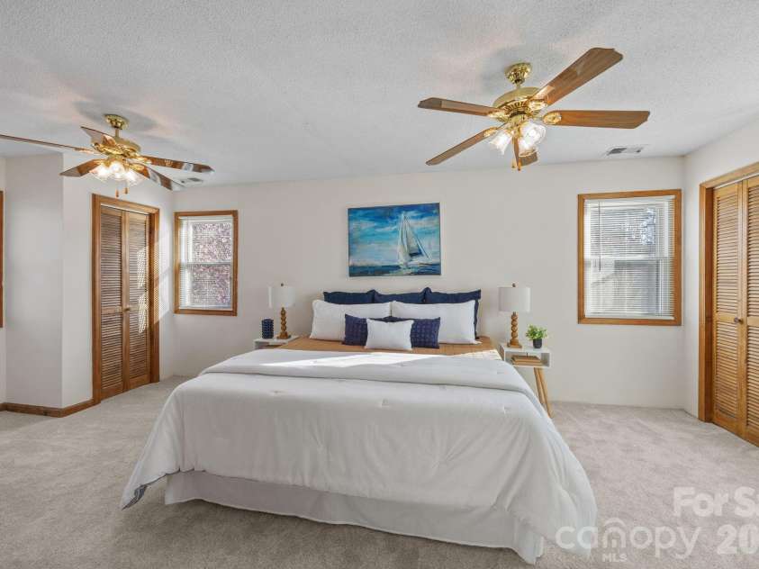 4278 Harbor Lane, Sherrills Ford, NC 28673.  MLS# CAR4346441, YatesRealty ID 11955. Master bedroom