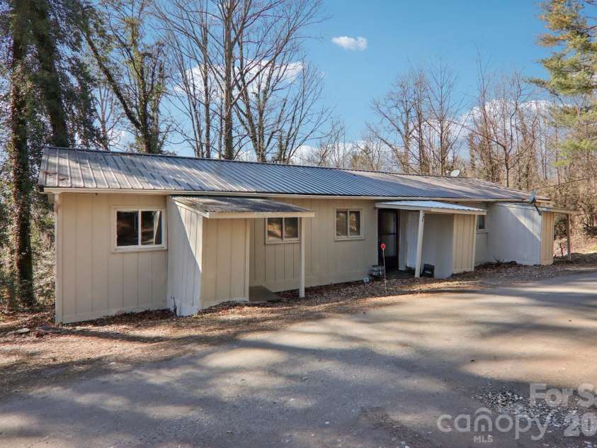 71,73,75 Forest Drive, Clyde, NC 28721.  MLS# CAR4347107, YatesRealty ID 11956. 