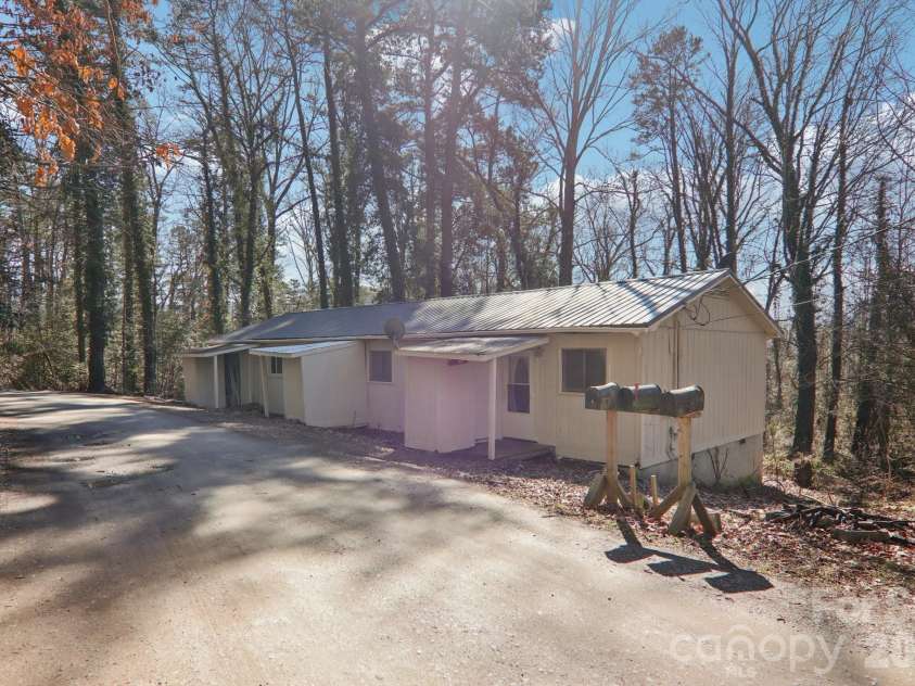 71,73,75 Forest Drive, Clyde, NC 28721.  MLS# CAR4347107, YatesRealty ID 11956. 