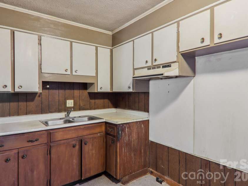 71,73,75 Forest Drive, Clyde, NC 28721.  MLS# CAR4347107, YatesRealty ID 11956. 