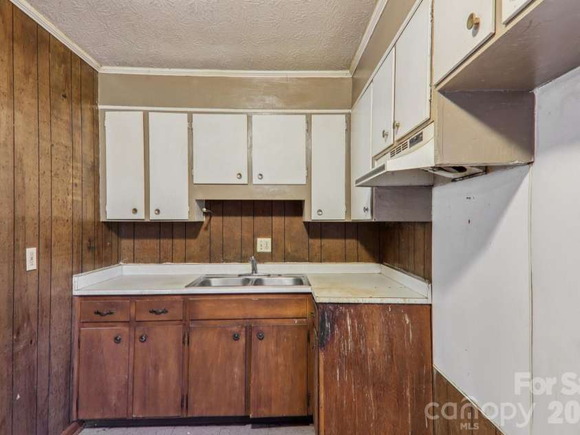 71,73,75 Forest Drive, Clyde, NC 28721.  MLS# CAR4347107, YatesRealty ID 11956. 