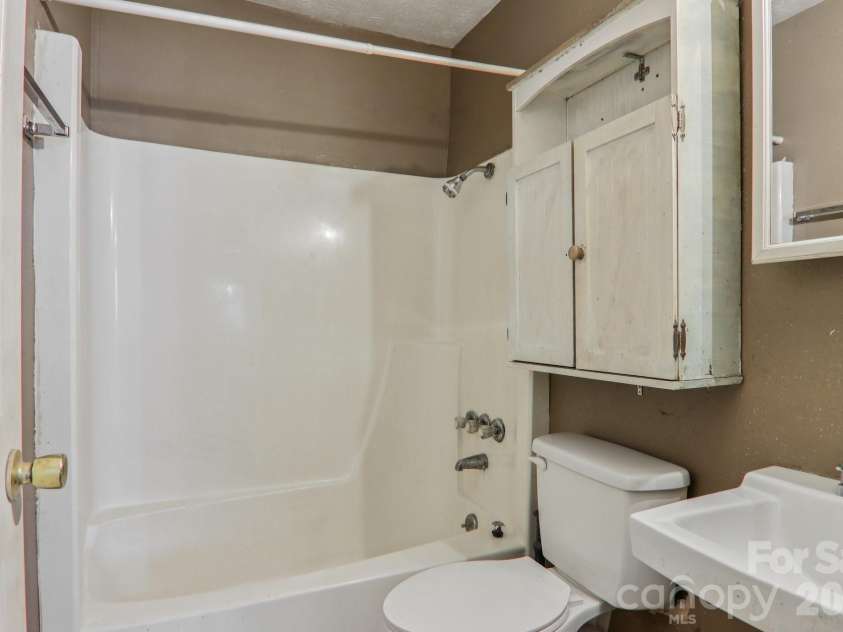 71,73,75 Forest Drive, Clyde, NC 28721.  MLS# CAR4347107, YatesRealty ID 11956. 