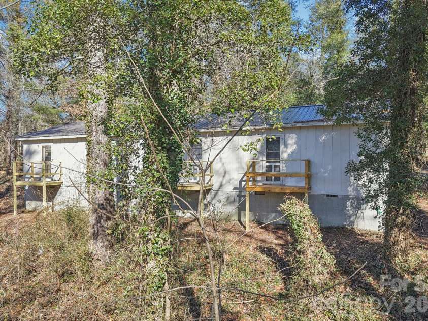 71,73,75 Forest Drive, Clyde, NC 28721.  MLS# CAR4347107, YatesRealty ID 11956. 