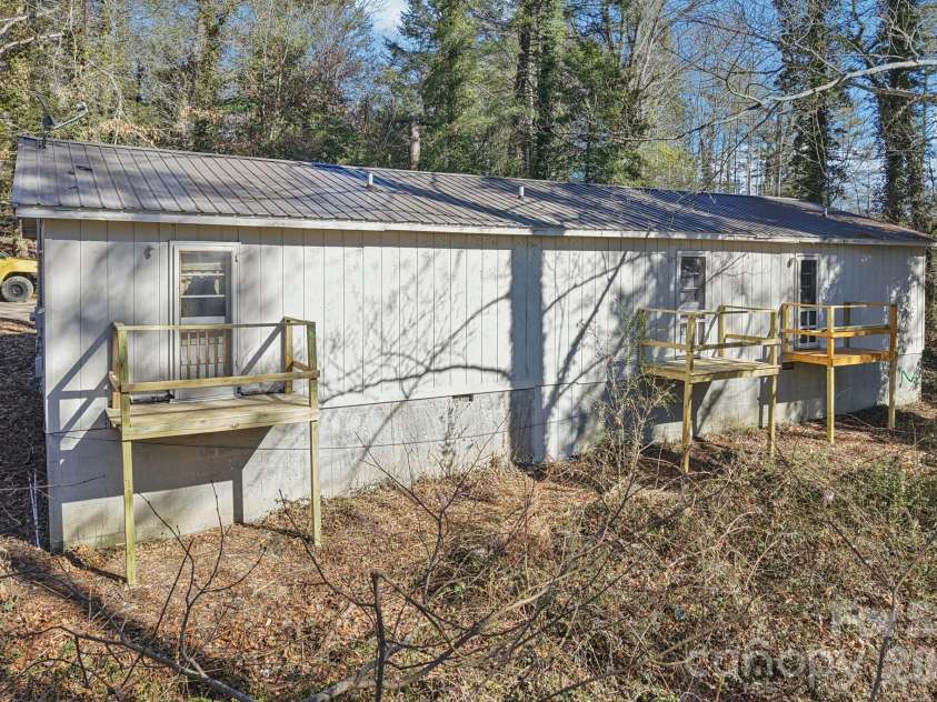 71,73,75 Forest Drive, Clyde, NC 28721.  MLS# CAR4347107, YatesRealty ID 11956. 