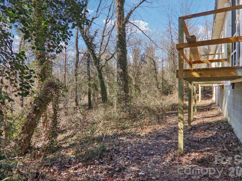 71,73,75 Forest Drive, Clyde, NC 28721.  MLS# CAR4347107, YatesRealty ID 11956. 