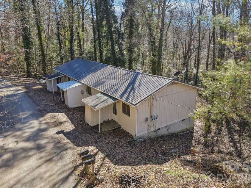 71,73,75 Forest Drive, Clyde, NC 28721.  MLS# CAR4347107, YatesRealty ID 11956. 