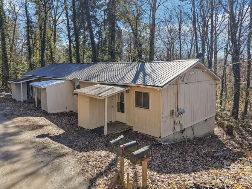 71,73,75 Forest Drive, Clyde, NC 28721.  MLS# CAR4347107, YatesRealty ID 11956. 