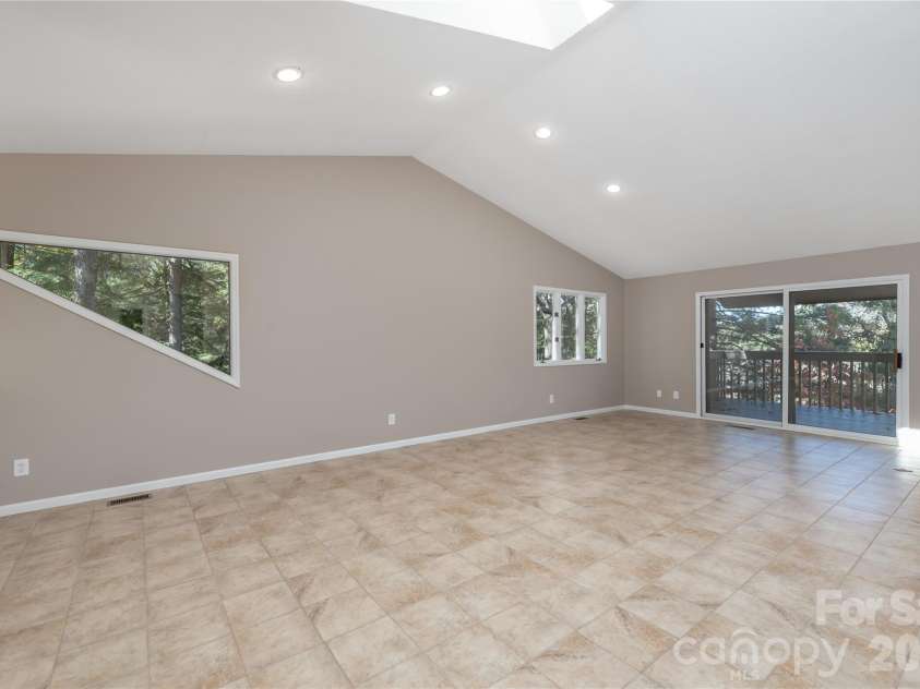 1101 Timber Trail, Asheville, NC 28804.  MLS# CAR4368834, YatesRealty ID 11957. 